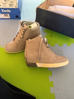 Sorel Out N About Wedge Sneakers in Dove Gray